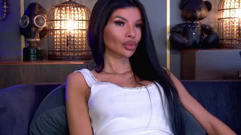 Snapshot of mistresselenia chatting on 29, 3, 2026 Elenia online show from 29, 3, 2026