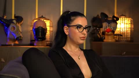 Mistress Kelly online show from 17, 5, 2026