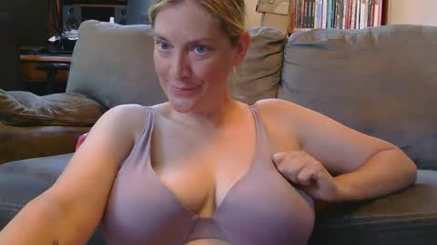 Snapshot of mistymountains96 chatting on 30, 6, 2026 Misty Mountains online show from 30, 6, 2026