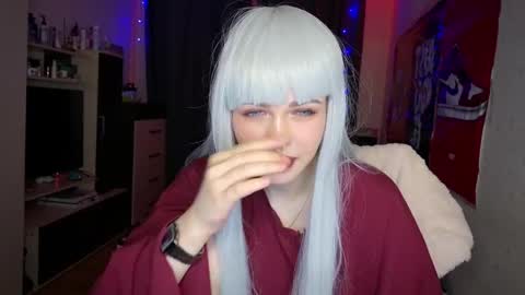 molly_kinkli online show from 27, 4, 2026