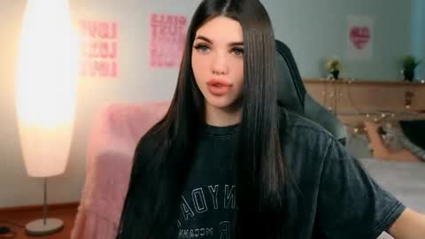 Molly online show from 18, 5, 2026
