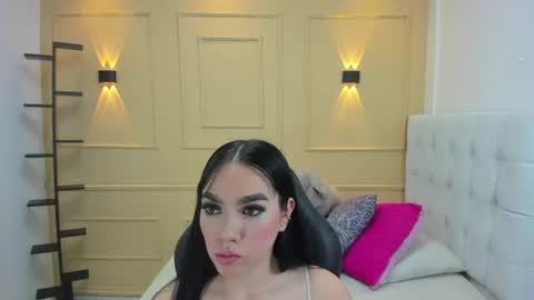 MOLLY online show from 24, 6, 2026