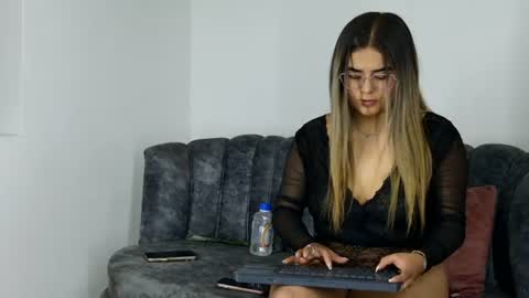 mollysweet11 online show from 20, 6, 2026