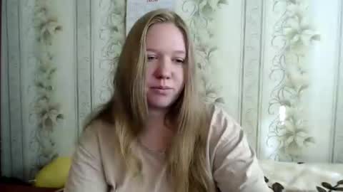 moon_linght000 online show from 13, 7, 2026