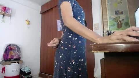 moonlunita online show from 4, 6, 2026