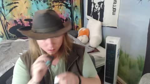 mr_strawberry online show from 29, 5, 2026