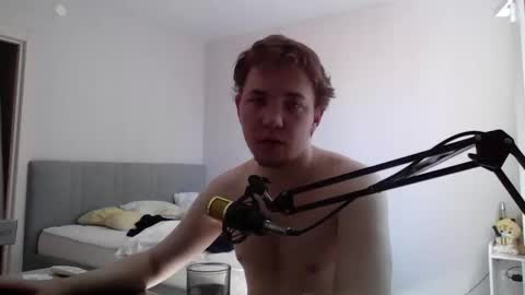 Snapshot of mxmplay chatting on 29, 4, 2026 alexplay online show from 29, 4, 2026