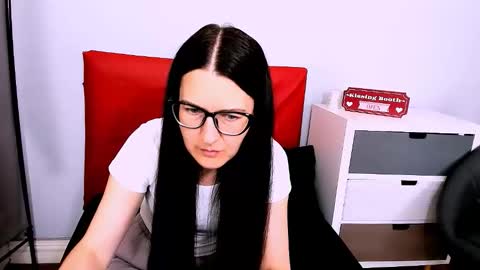 nadiatrue online show from 6, 6, 2026