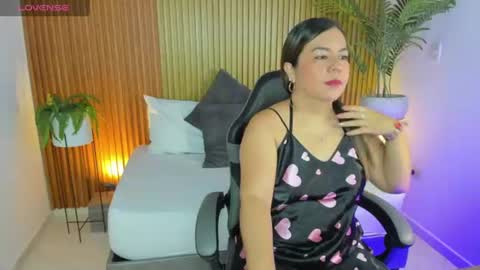 Snapshot of nahia_13 chatting on 19, 6, 2026 N A H I A online show from 19, 6, 2026