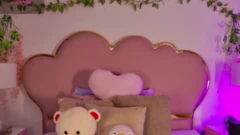 NahiaraReina  online show from 18, 6, 2026