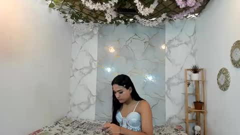 nahomi_hot2002 online show from 7, 6, 2026