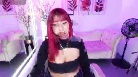 nahomi_velmont online show from 18, 5, 2026