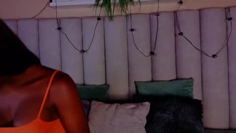 Snapshot of nahomicampbell_ chatting on 7, 5, 2026 VICTORIA online show from 7, 5, 2026