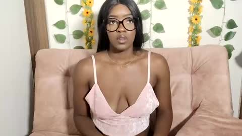 Nahomy  online show from 24, 6, 2026