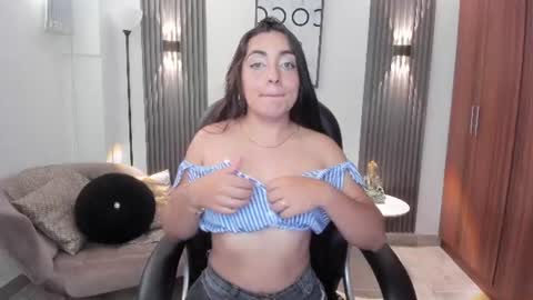 Snapshot of naiah_blue chatting on 12, 6, 2026 naiah_blue online show from 12, 6, 2026