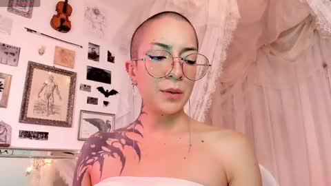 Snapshot of nanaxnana chatting on 15, 4, 2026 Alma Maria online show from 15, 4, 2026