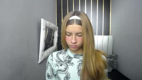 Snapshot of nancy_blonde chatting on 14, 5, 2026 nancy blonde online show from 14, 5, 2026