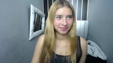Snapshot of nancy_blonde chatting on 23, 5, 2026 nancy blonde online show from 23, 5, 2026