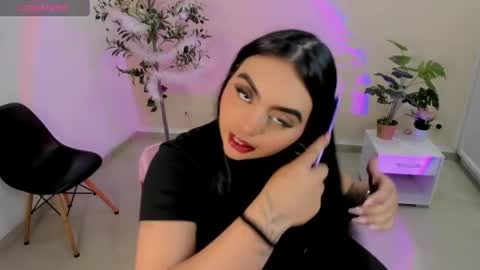 naomi_aniston online show from 19, 5, 2026