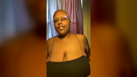 Naomigiirl6 online show from 27, 6, 2026