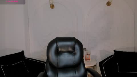 Natalie Lewis online show from 19, 6, 2026