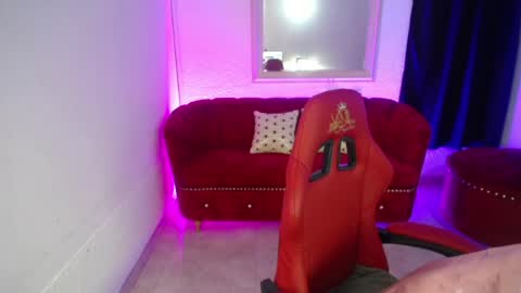 nathaly low online show from 22, 6, 2026