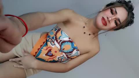Nathalie smith online show from 18, 5, 2026