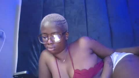 naughtychloee online show from 19, 6, 2026