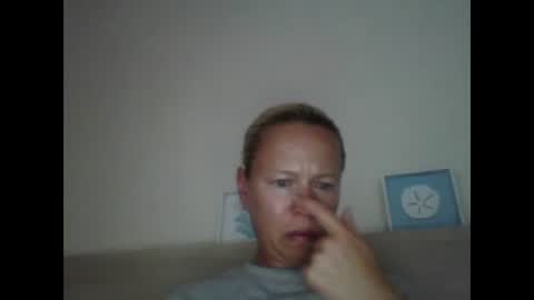naughtyjennyblondeuk online show from 22, 5, 2026