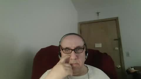 Snapshot of needlesslove chatting on 19, 5, 2026 Tom online show from 19, 5, 2026