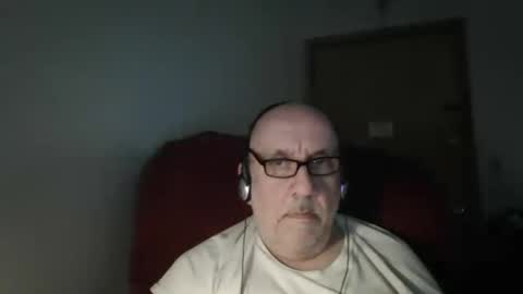 Snapshot of needlesslove chatting on 11, 6, 2026 Tom online show from 11, 6, 2026