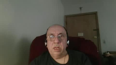 Snapshot of needlesslove chatting on 14, 6, 2026 Tom online show from 14, 6, 2026