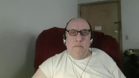 Snapshot of needlesslove chatting on 15, 6, 2026 Tom online show from 15, 6, 2026