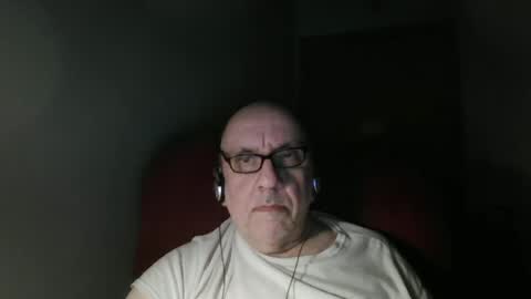 Snapshot of needlesslove chatting on 17, 6, 2026 Tom online show from 17, 6, 2026