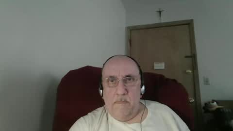 Snapshot of needlesslove chatting on 17, 6, 2026 Tom online show from 17, 6, 2026