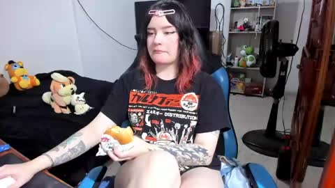 Geek Nicole    im Neeko UwU online show from 26, 5, 2026