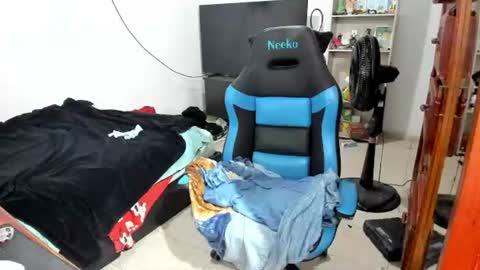 Geek Nicole    im Neeko UwU online show from 21, 6, 2026