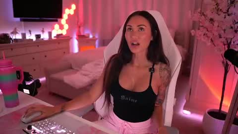 Sasha West online show from 8, 7, 2026