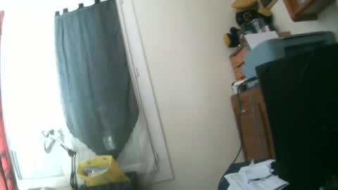 nicolasllavfrouen online show from 15, 6, 2026