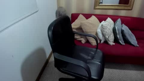 Nicolettcolin  online show from 17, 6, 2026