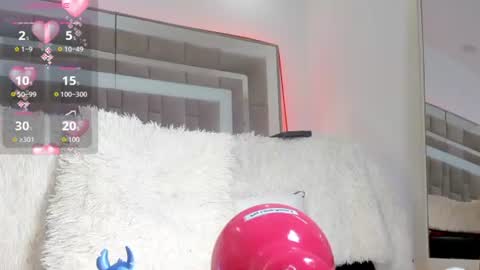 Nicolle online show from 20, 6, 2026