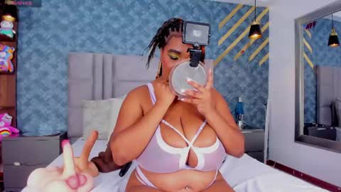 NiiaMoore online show from 22, 6, 2026