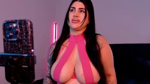 Niinarosee online show from 17, 6, 2026