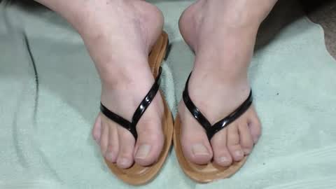 nikisissyfeet online show from 17, 5, 2026