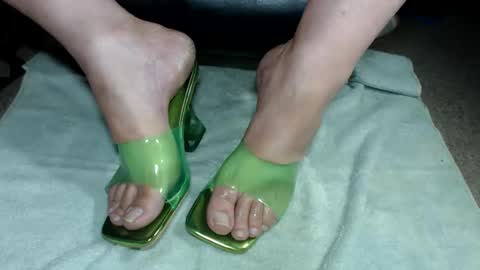 nikisissyfeet online show from 6, 6, 2026