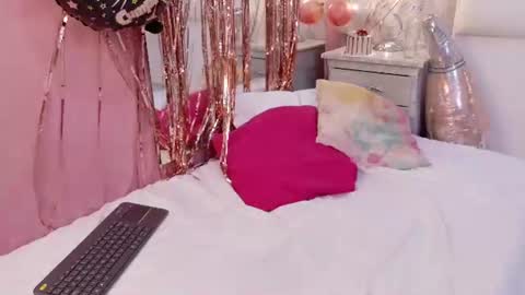   Nikol Karter   online show from 19, 6, 2026