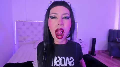 Nina Fox  online show from 12, 6, 2026