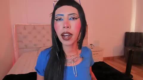 Nina Fox  online show from 13, 6, 2026