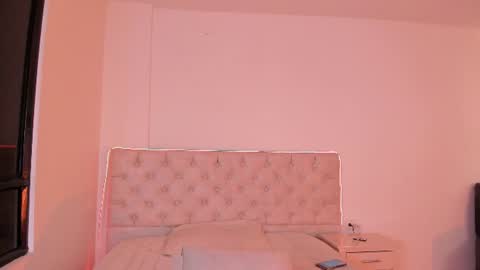 Nina Fox  online show from 14, 6, 2026