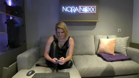 Snapshot of nora_noxx chatting on 6, 6, 2026 NoraNoxx online show from 6, 6, 2026